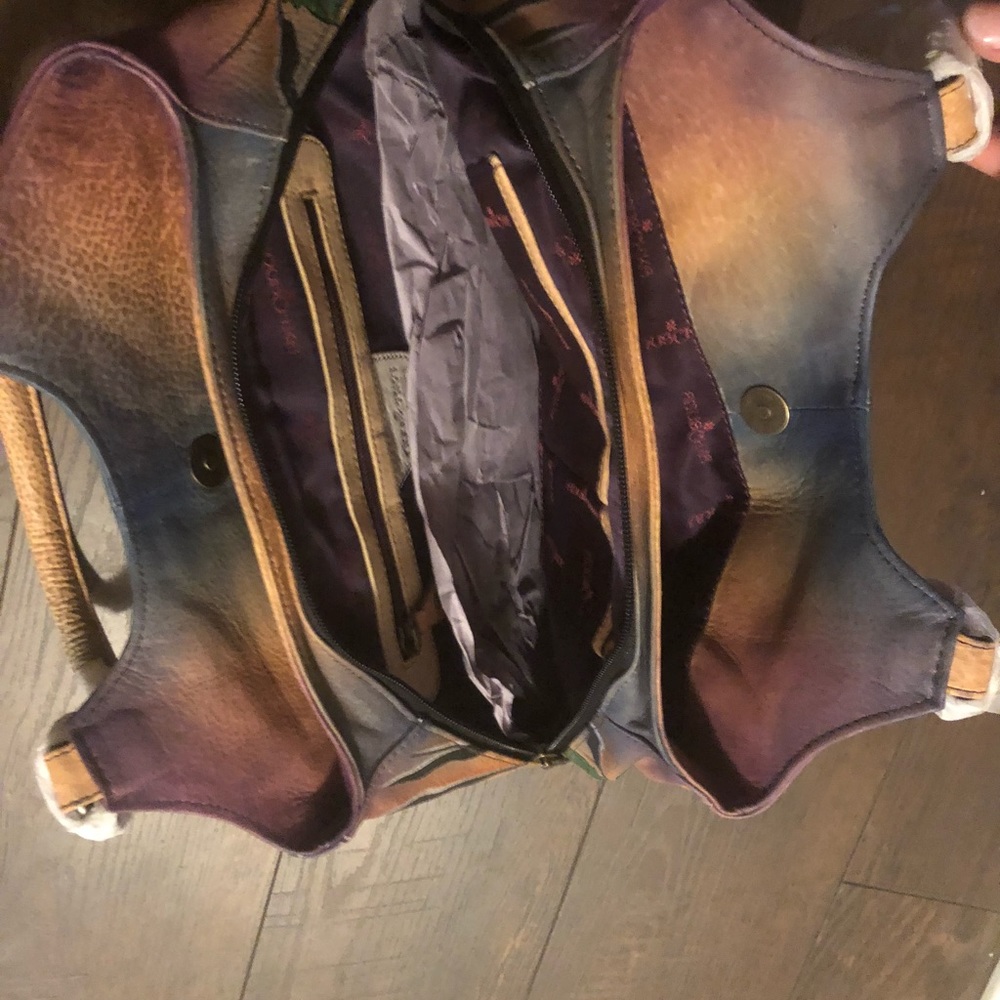 Purse - Picture 2 of 3